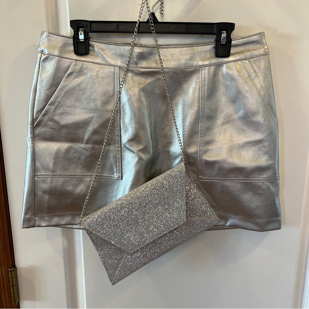 SET! A New Day Ladies Medium Silver Skirt + Urban Expressions Envelope Purse